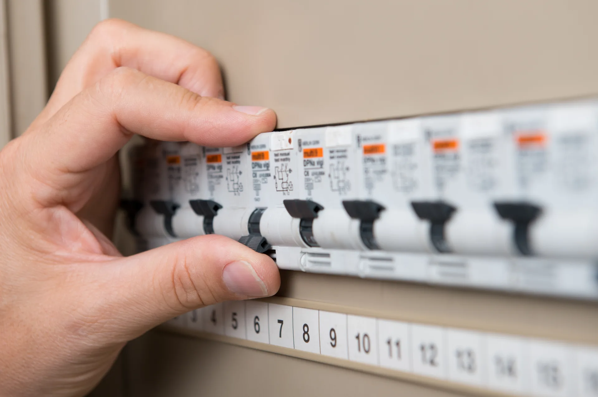 Electrician Jesmond, licensed electricians serving Jesmond